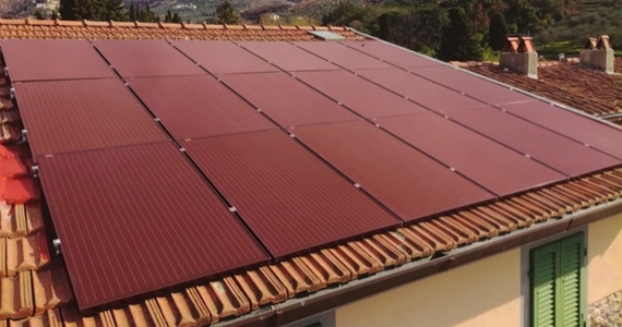 Coloured photovoltaic panels: why choose them